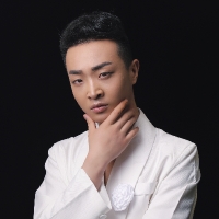 主持人 柯言