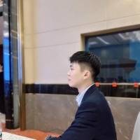 主持人 郑超