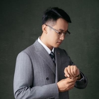 主持人 时一王鼎