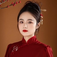 主持人 美希