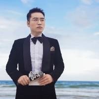 主持人 王硕