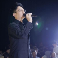 主持人 振浩
