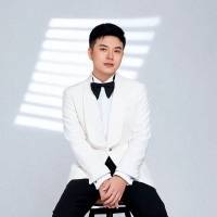主持人 何流沙