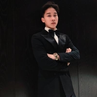 主持人 胡伊平
