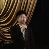 主持人 刘鹏