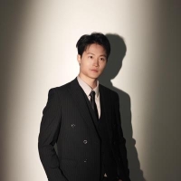 主持人 弘扬