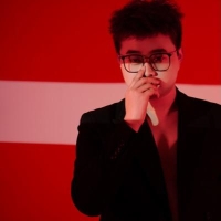 摄像师乐渝