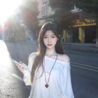 主持人小秦
