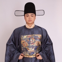 主持人 中楠