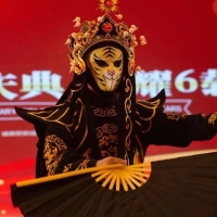 主持人陈志刚