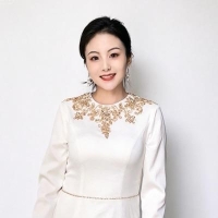 主持人白鹭