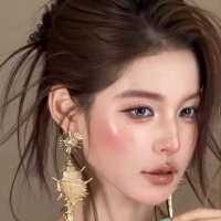 化妆师张涵