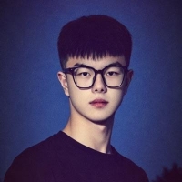 主持人王小义