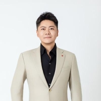 主持人加贝