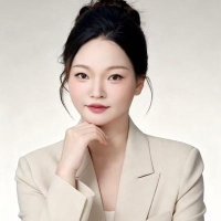 主持人小余