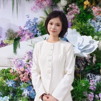 主持人韩立