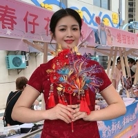 主持人金凤