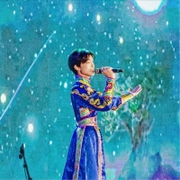 主持人王艺