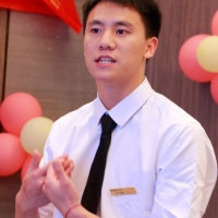 主持人成常训