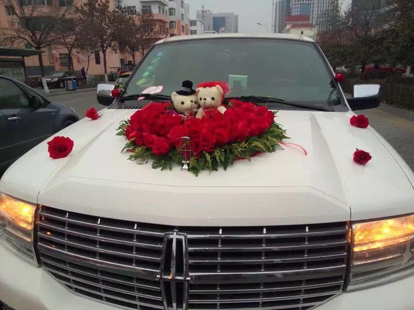 林肯 鲜花婚车头车 奔驰车队